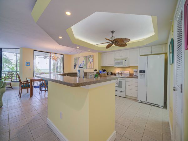 Sanibel Beachfront 3 Bedroom Condo with Views