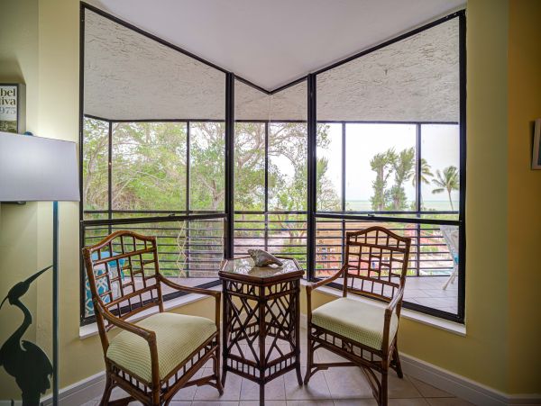 Sanibel Beachfront 3 Bedroom Condo with Views