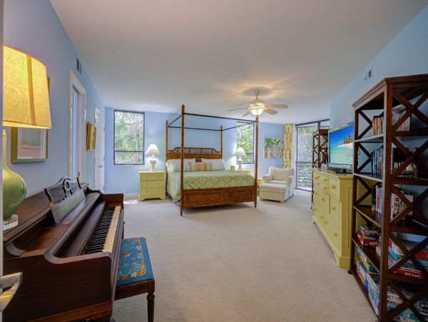 Sanibel Beachfront 3 Bedroom Condo with Views
