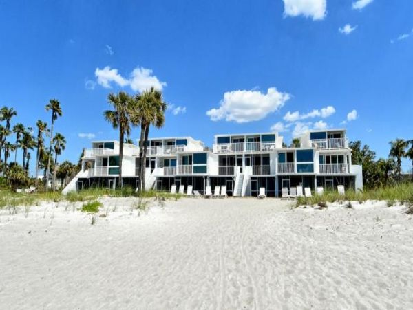 One of The Few Rentals on Longboat Key Beach Weekly Rental