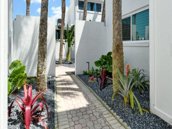 One of The Few Rentals on Longboat Key Beach Weekly Rental
