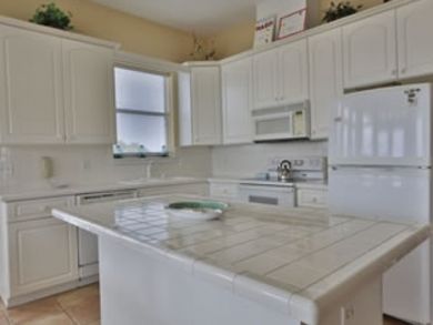 Full kitchen