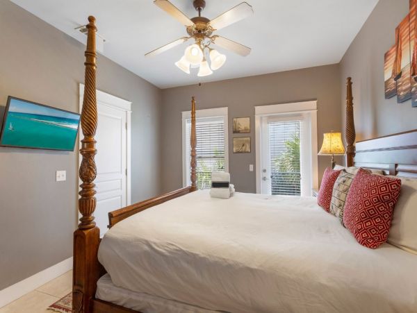 Miramar Rental 6 Bedrooms 110 Yards to Beach - Great Rates
