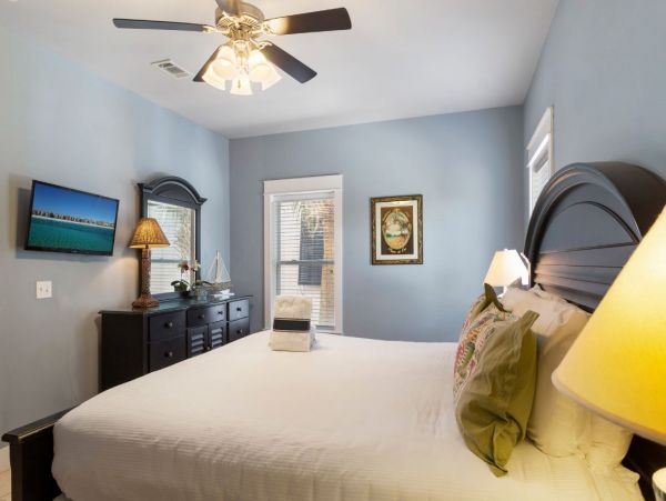 Miramar Rental 6 Bedrooms 110 Yards to Beach - Great Rates