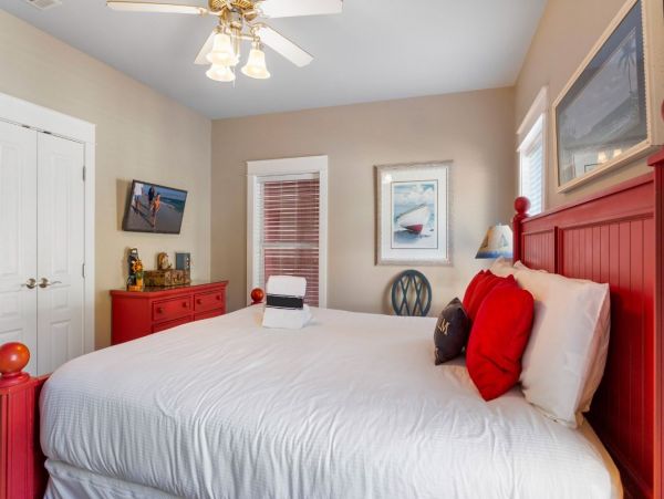 Miramar Rental 6 Bedrooms 110 Yards to Beach - Great Rates