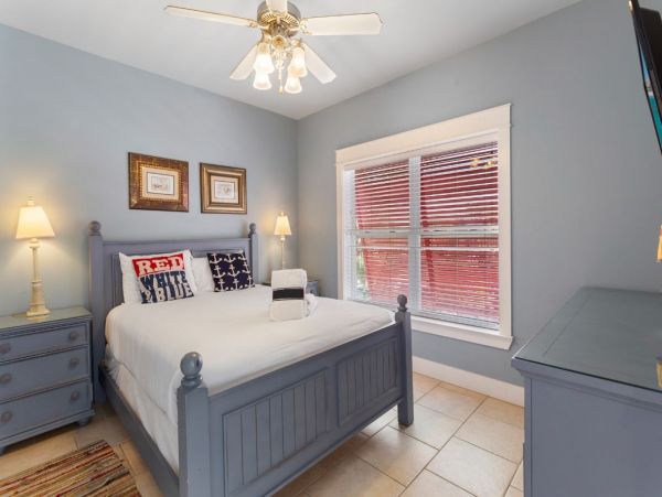 Miramar Rental 6 Bedrooms 110 Yards to Beach - Great Rates