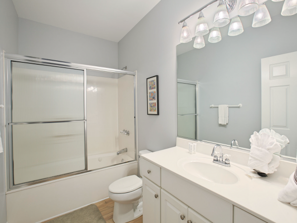 Destin Pool Home Two Living Rooms & Two Kitchens Sleeps 16