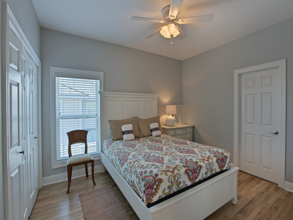 Destin Pool Home Two Living Rooms & Two Kitchens Sleeps 16