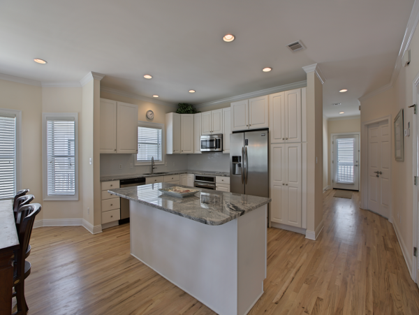 Destin Pool Home Two Living Rooms & Two Kitchens Sleeps 16