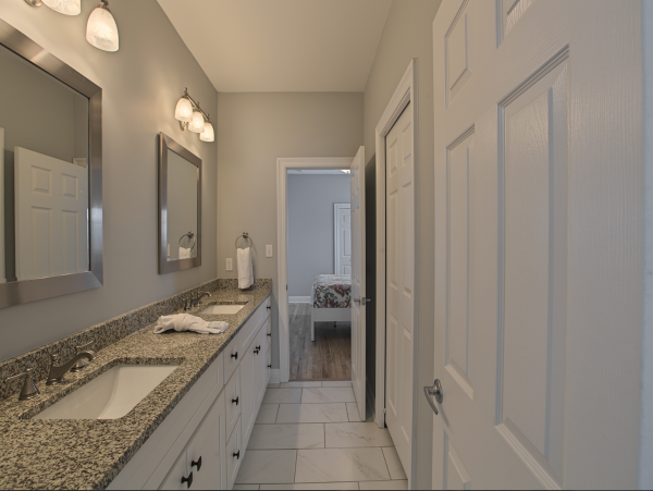 Destin Pool Home Two Living Rooms & Two Kitchens Sleeps 16