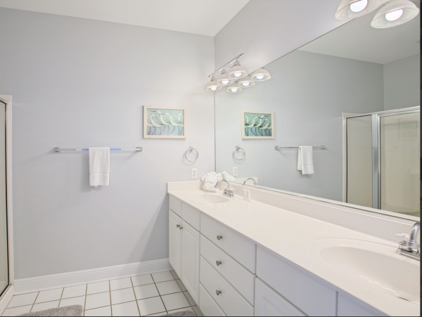 Destin Pool Home Two Living Rooms & Two Kitchens Sleeps 16