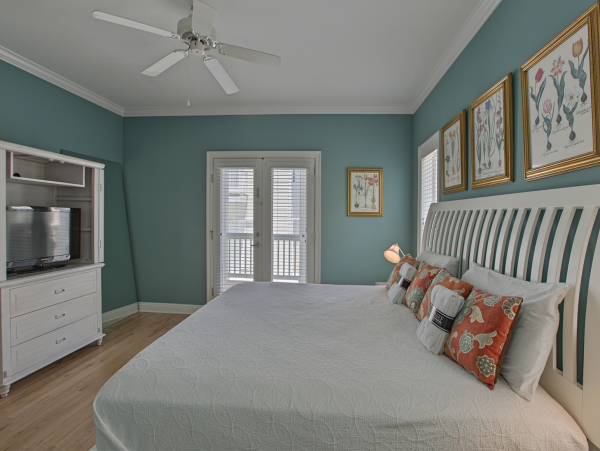 Destin Pool Home Two Living Rooms & Two Kitchens Sleeps 16