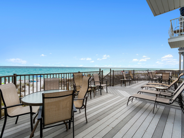 Posh Beach Front Luxury Rental with Sleep 20 What a Rental