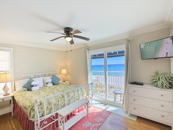 Posh Beach Front Luxury Rental with Sleep 20 What a Rental