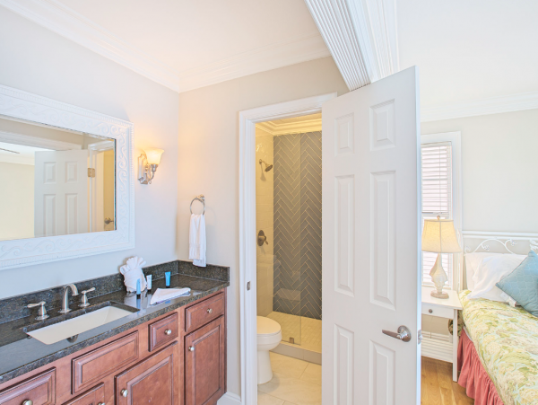 Posh Beach Front Luxury Rental with Sleep 20 What a Rental