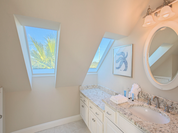 Posh Beach Front Luxury Rental with Sleep 20 What a Rental
