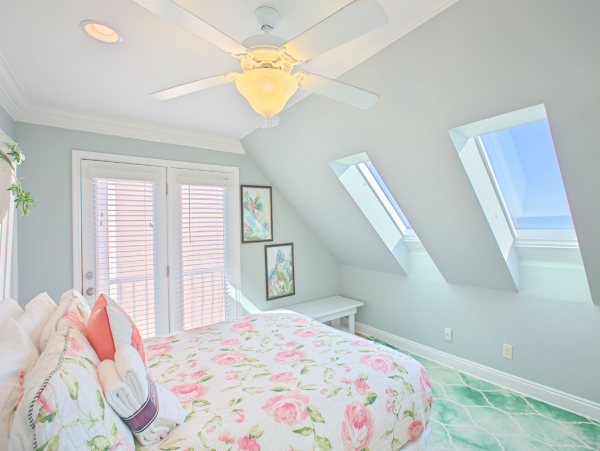 Posh Beach Front Luxury Rental with Sleep 20 What a Rental