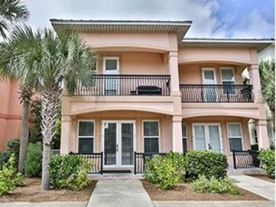 Miramar Beach, Florida vacation home with short walk to beach