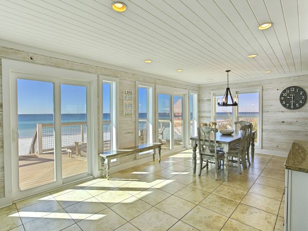Luxury Four Bedroom Rental Sleeps 12 Beach side Home