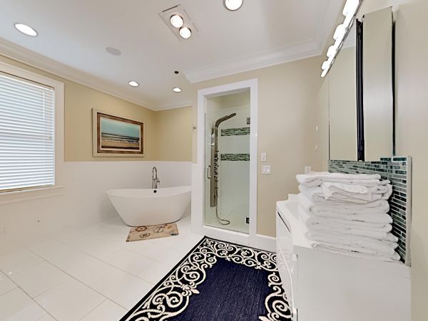 Destin Luxury Vacation Home 6 Bedrooms Sleeps 16