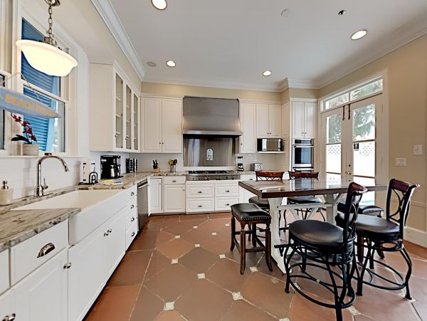 Destin Luxury Vacation Home 6 Bedrooms Sleeps 16