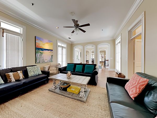 Destin Luxury Vacation Home 6 Bedrooms Sleeps 16