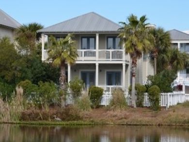 Lake front vacation home in Destin, Florida