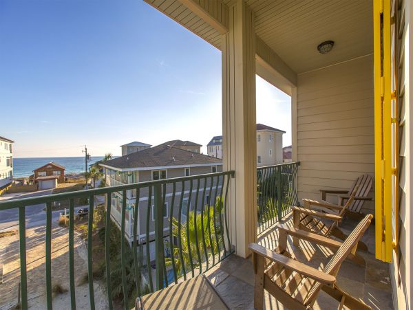 Miramar Beach 6 Bedroom Super Close to the Beach Sleeps 20