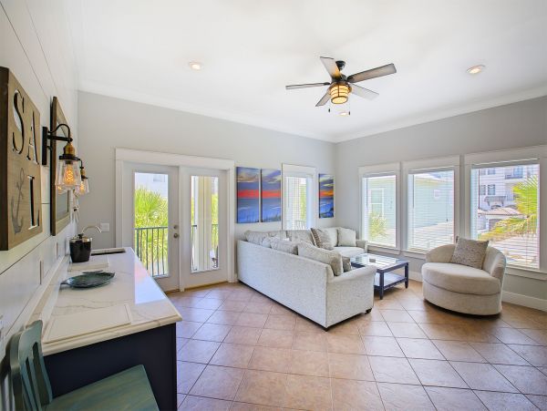 Miramar Beach 6 Bedroom Super Close to the Beach Sleeps 20