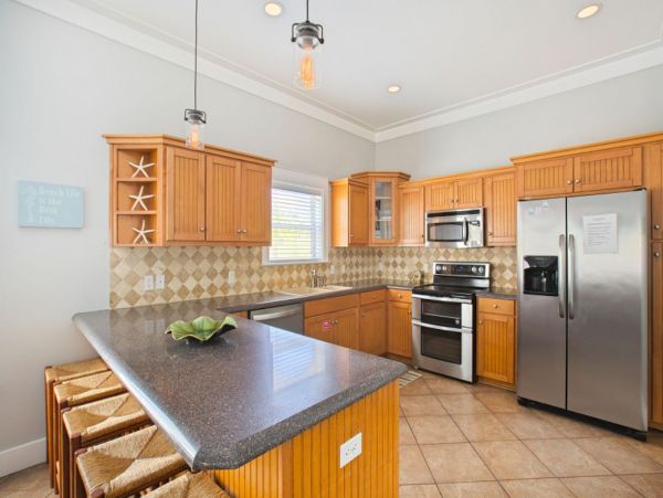 Miramar Beach 6 Bedroom Super Close to the Beach Sleeps 20