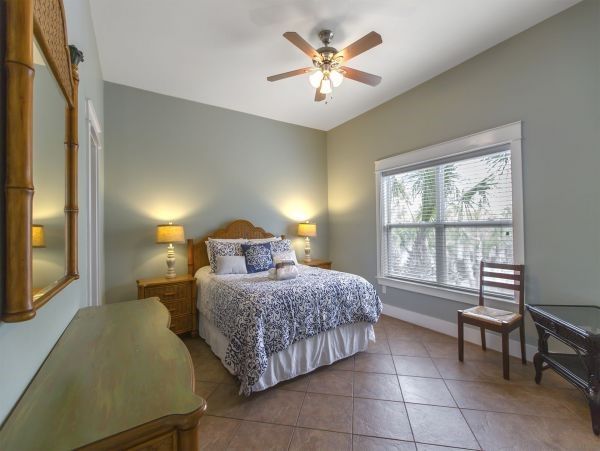 Miramar Beach 6 Bedroom Super Close to the Beach Sleeps 20