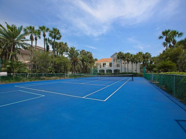 Destin Beachfront Luxury Vacation Home - Sleeps 12 Guests