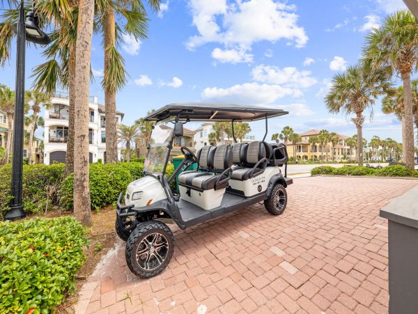 Destin Beachfront Luxury Vacation Home - Sleeps 12 Guests