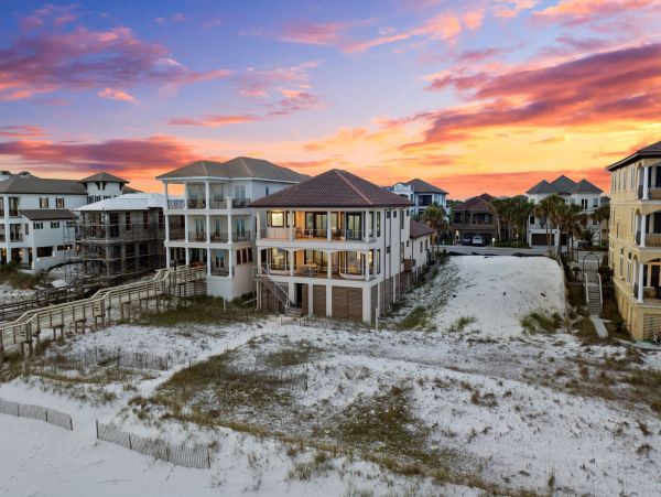 Destin Beachfront Luxury Vacation Home - Sleeps 12 Guests
