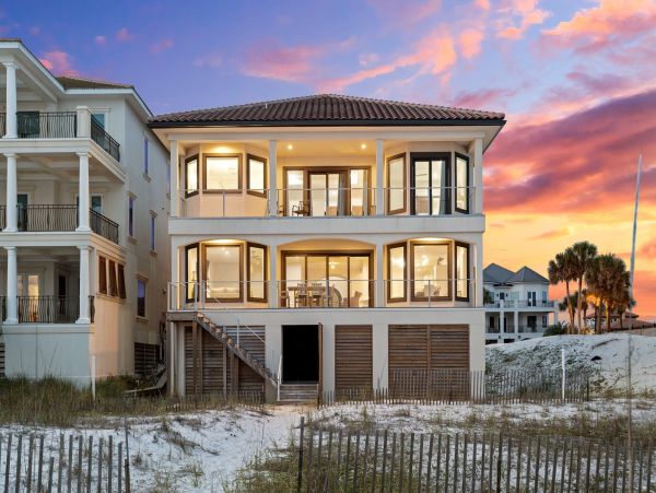 Destin Beachfront Luxury Vacation Home - Sleeps 12 Guests