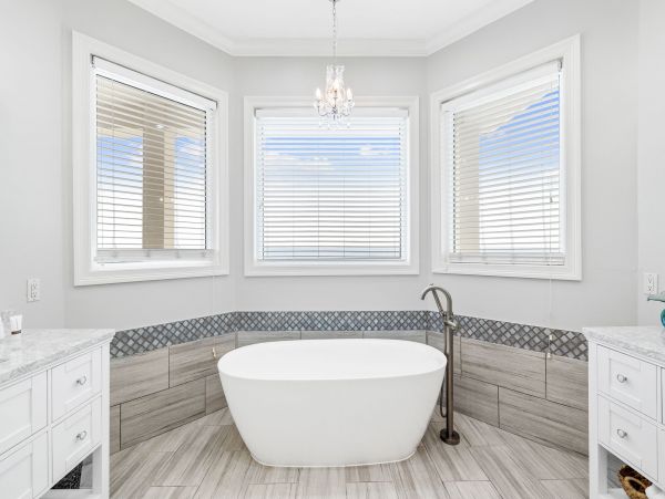 Destin Beachfront Luxury Vacation Home - Sleeps 12 Guests