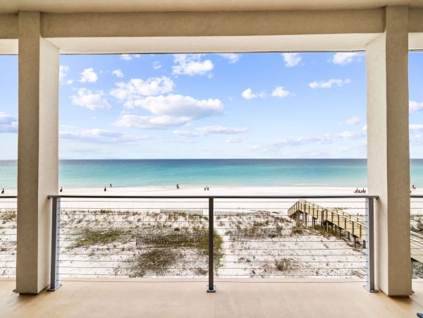 Destin Beachfront Luxury Vacation Home - Sleeps 12 Guests