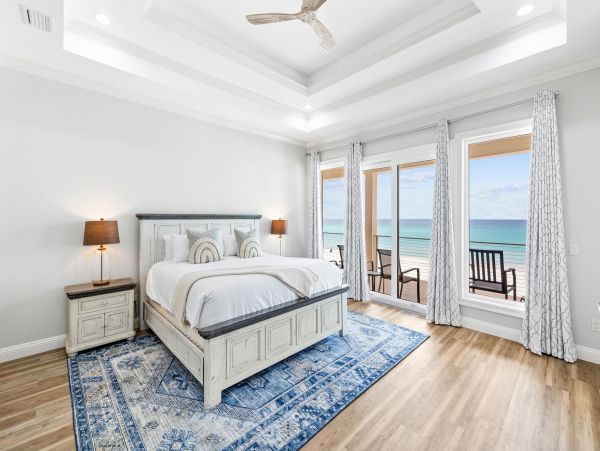 Destin Beachfront Luxury Vacation Home - Sleeps 12 Guests