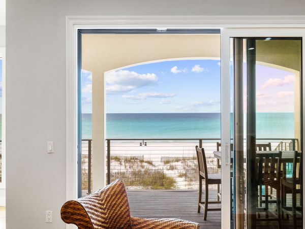 Destin Beachfront Luxury Vacation Home - Sleeps 12 Guests