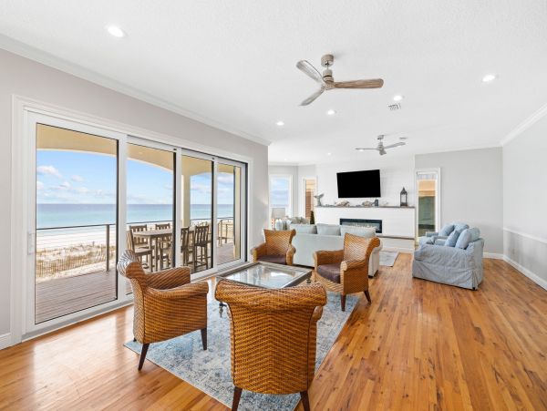Destin Beachfront Luxury Vacation Home - Sleeps 12 Guests