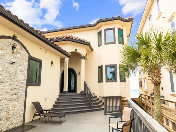 Destin Beachfront Luxury Vacation Home - Sleeps 12 Guests