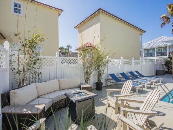 Luxurious Beach Vacation Home in Crystal Beach - Perfect for Families