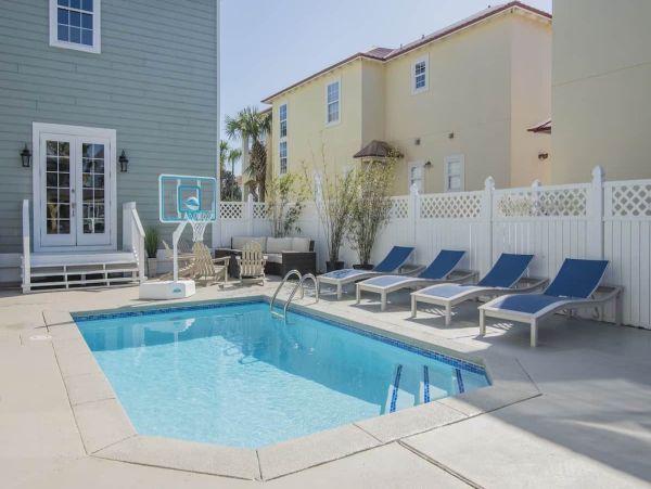 Luxurious Beach Vacation Home in Crystal Beach - Perfect for Families