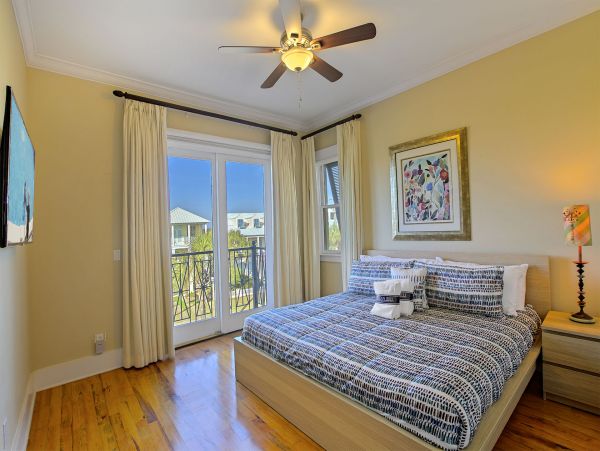 Five Bedroom Luxury House Rental on Destin Beach Gulf Views