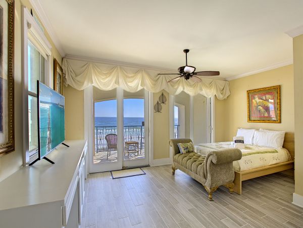 Five Bedroom Luxury House Rental on Destin Beach Gulf Views