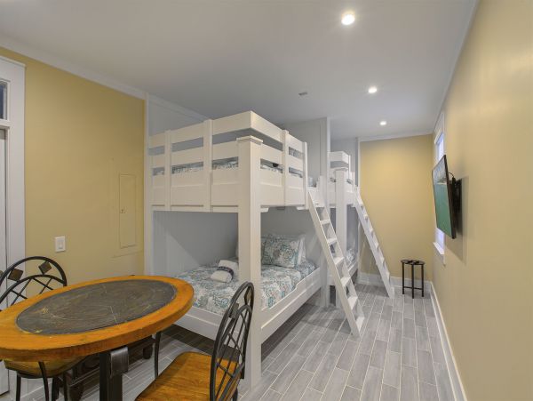 Five Bedroom Luxury House Rental on Destin Beach Gulf Views
