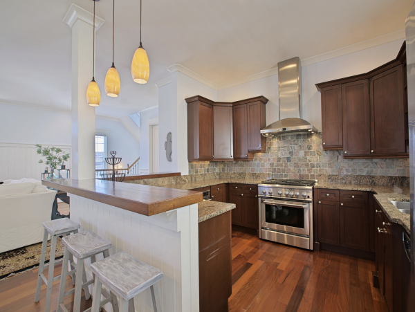 Gorgeous Home Sleeps 17 Private Pool, 2-3 Minutes Walk to Beach
