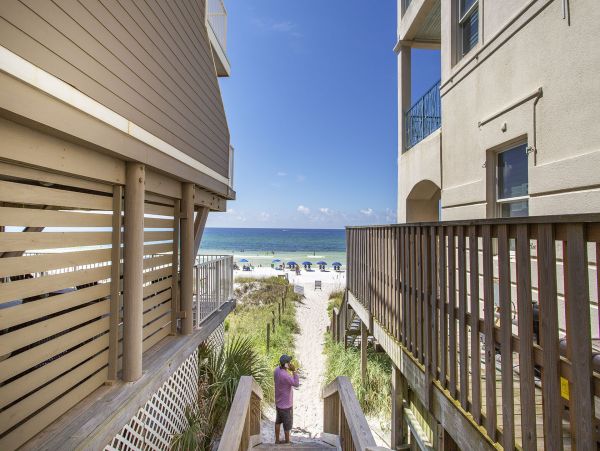Luxury Beachfront Vacation Home on Frangista Beach