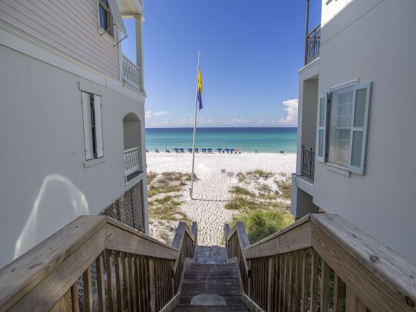 Luxury Beachfront Vacation Home on Frangista Beach