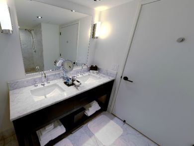 Dual vanity & bath amenities